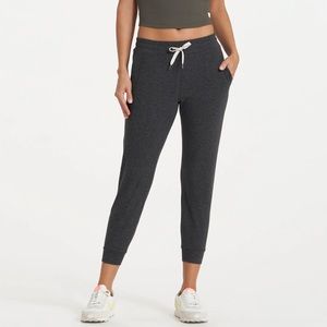 Vuori Performance Jogger size medium
